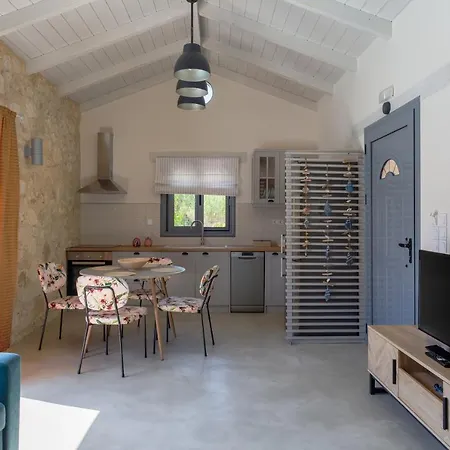 Amoroza ヴィラ ニドリ