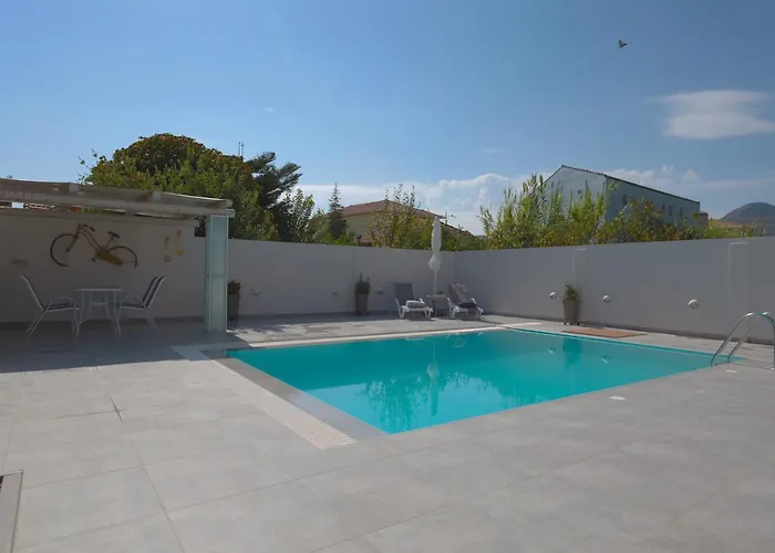 Amoroza Nydri (Lefkada)